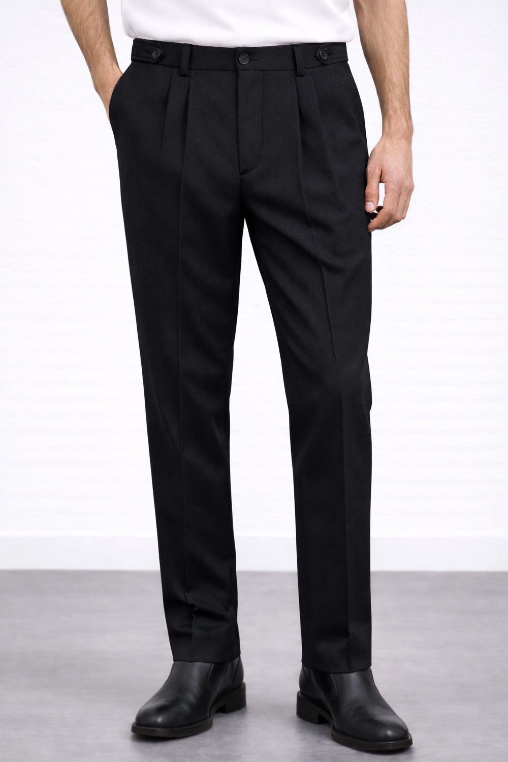 IVAR® Black Adjustable pleated pants